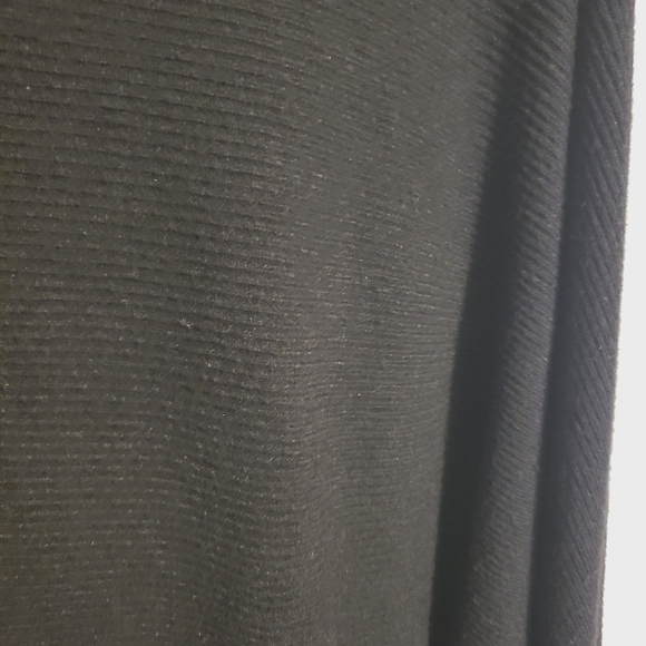 Premise Woman | Women's Black Ribbed Off the Shoulder Sweater (Size 1X) - Picture 9 of 11